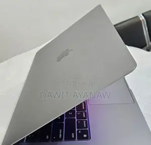 Photo - New Laptop Apple MacBook Pro 2020 M1 8GB Apple M1 Pro SSD 512GB
