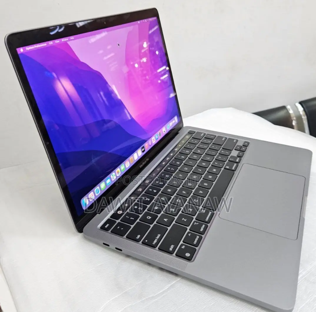 New Laptop Apple MacBook Pro 2020 M1 8GB Apple M1 Pro SSD 512GB