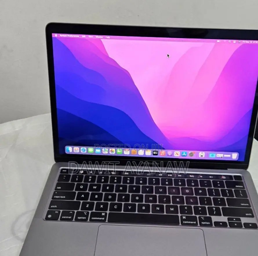 New Laptop Apple MacBook Pro 2020 M1 8GB Apple M1 Pro SSD 512GB