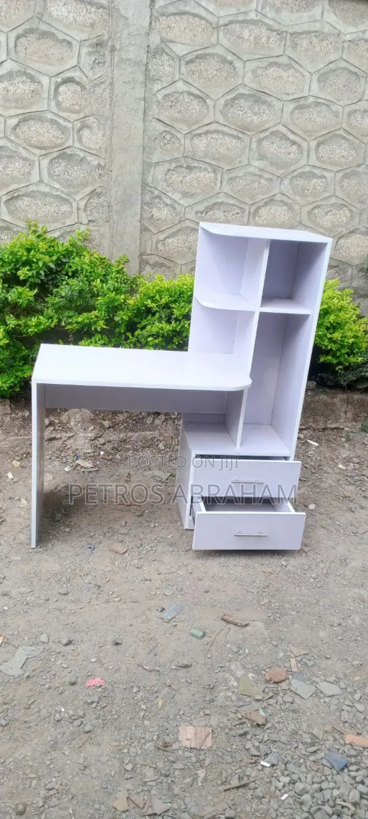 Quality Reading Table