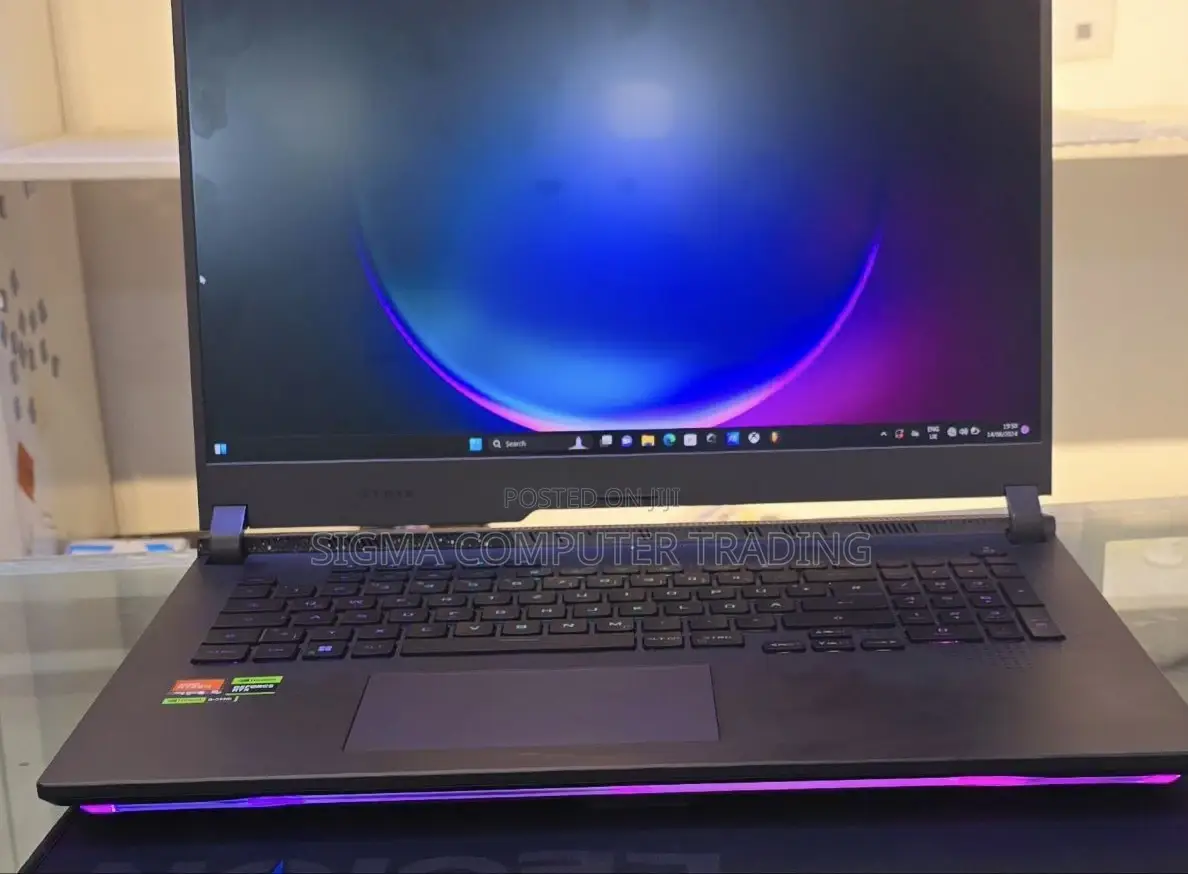 New Laptop Asus ROG Strix G17 32GB AMD Ryzen 9 SSD 1T