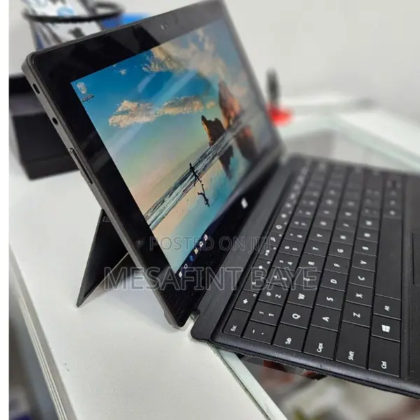 New Laptop Microsoft Surface 2GB Intel SSD 32GB