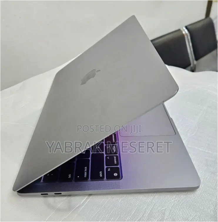 New Laptop Apple MacBook Pro M1 8GB Apple M1 Pro SSD 512GB