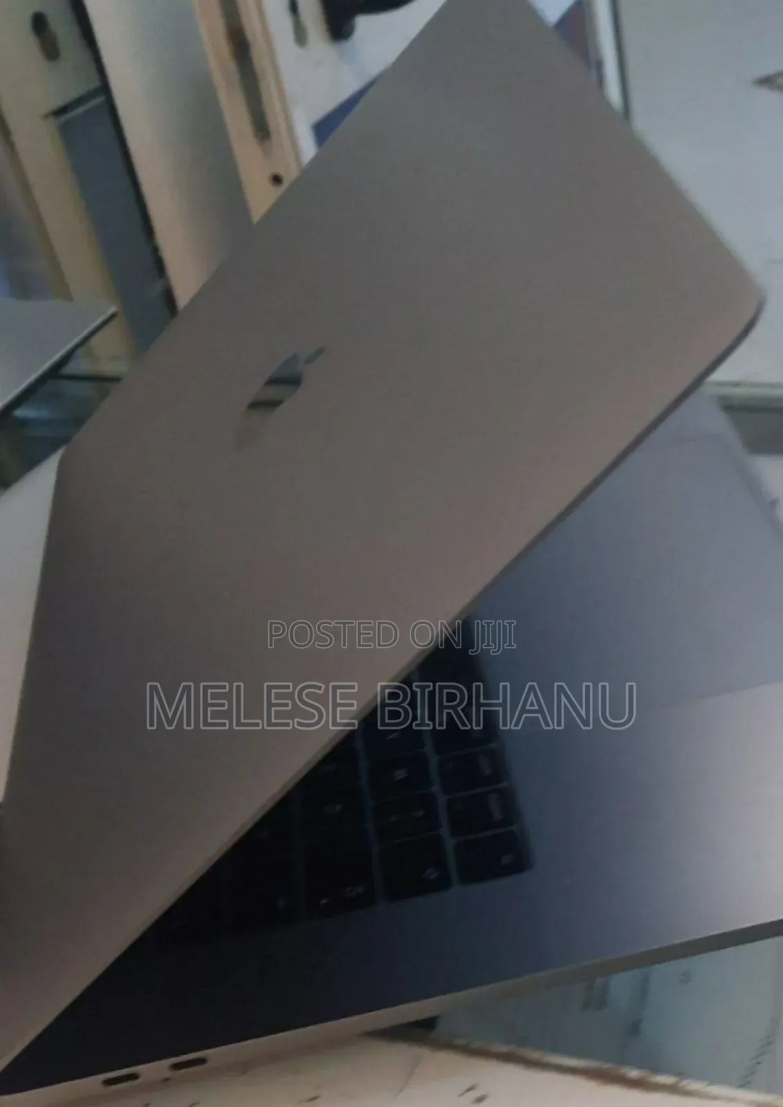 New Laptop Apple MacBook 2019 8GB Intel Core I5 SSD 256GB