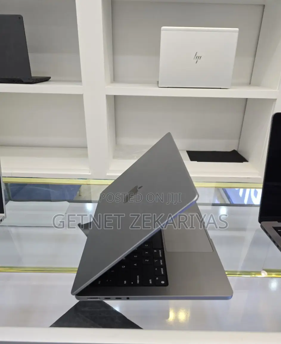 New Laptop Apple MacBook Pro 96GB Apple M2 SSD 2T