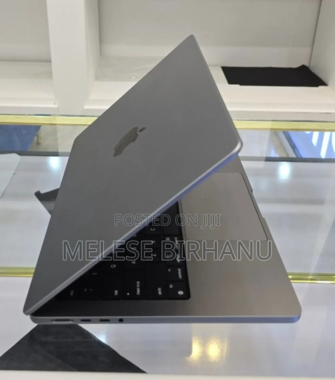New Laptop Apple MacBook Pro 2023 M2 96GB Apple M2 Ultra SSD 2T