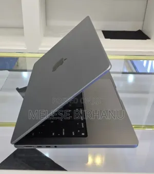 New Laptop Apple MacBook Pro 2023 M2 96GB Apple M2 Ultra SSD 2T