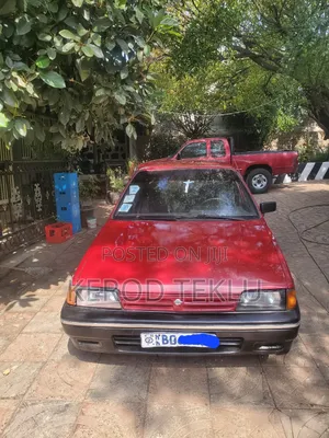 Photo - Nissan Sunny 1989 Red