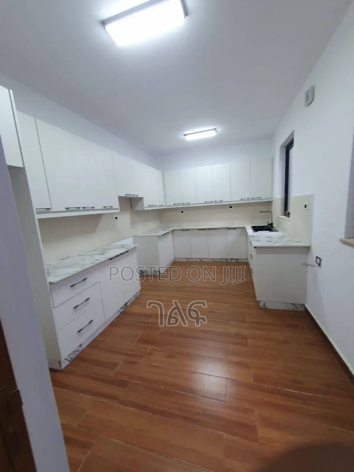 4bdrm House in Cmc ባድመ ሰፈር ቅንጡ መኖሪያ, Bole for sale