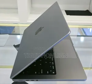 New Laptop Apple MacBook Pro 96GB Apple M3 SSD 2T