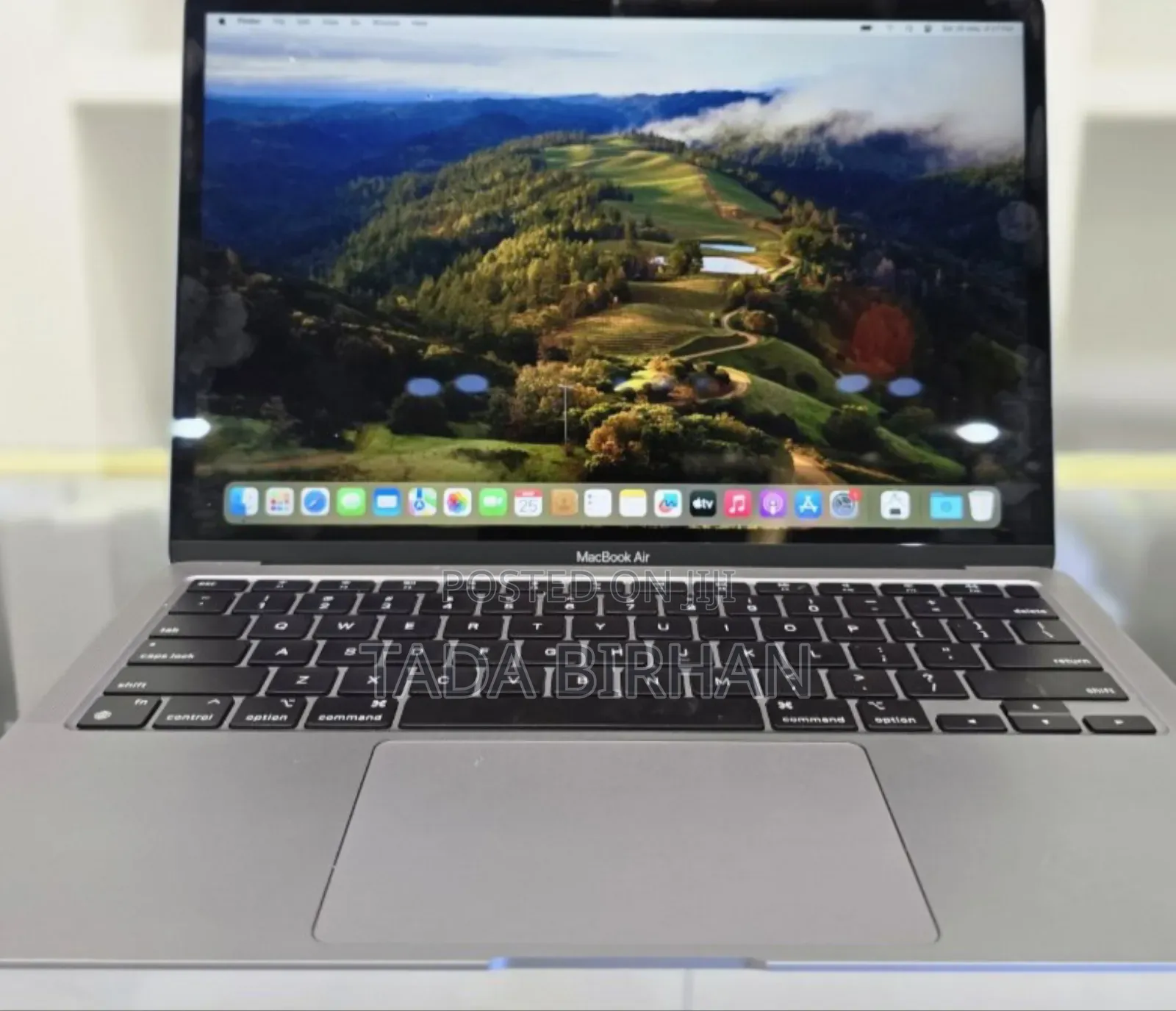 New Laptop Apple MacBook Air 2020 M1 8GB Apple M1 SSD 256GB
