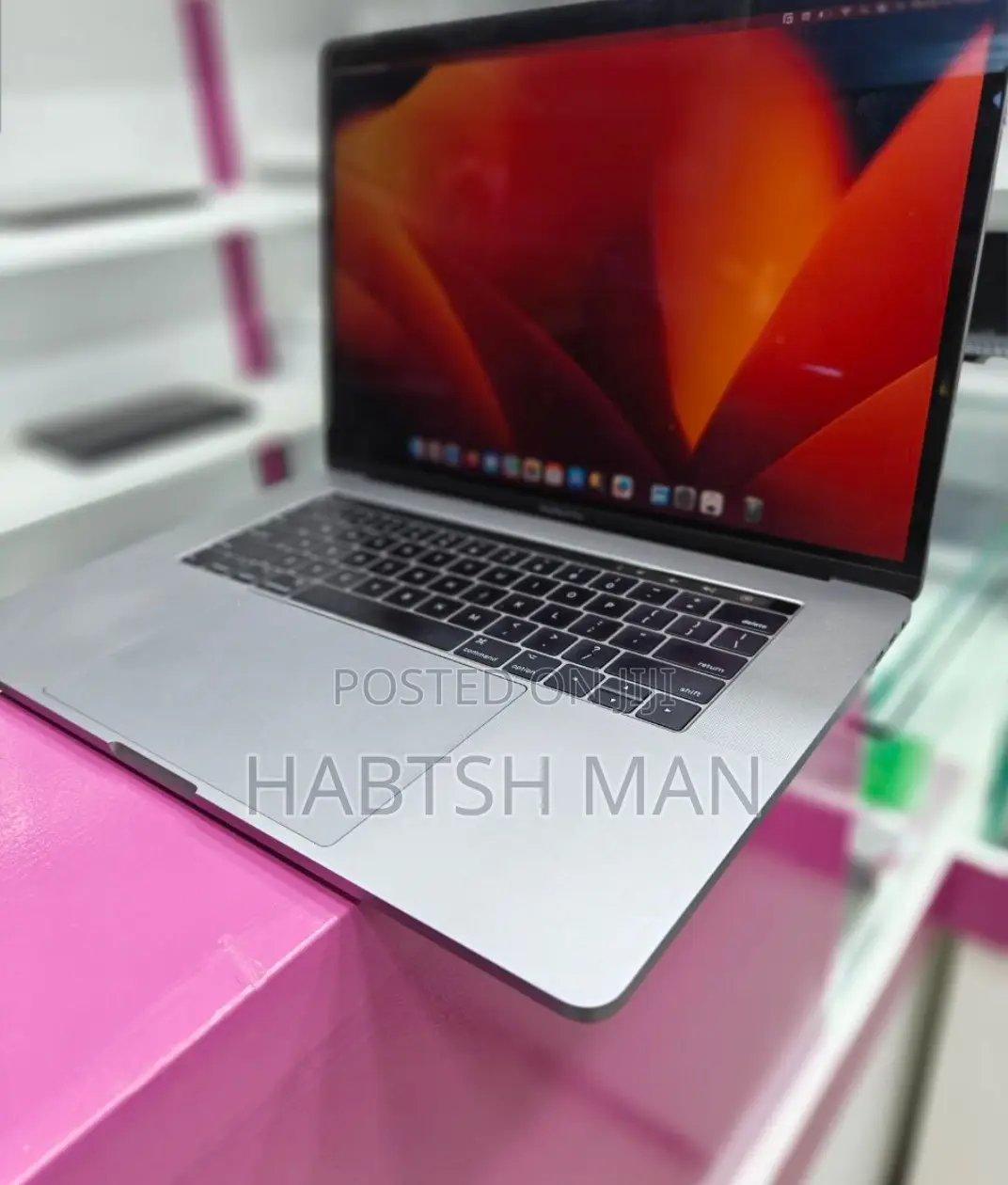 New Laptop Apple MacBook Pro 2017 16GB Intel Core I7 SSD 512GB