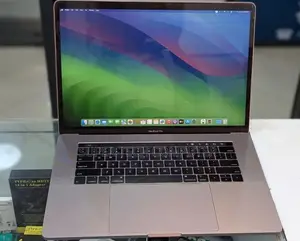 New Laptop Apple MacBook Pro 2018 16GB Intel Core I7 SSD 256GB