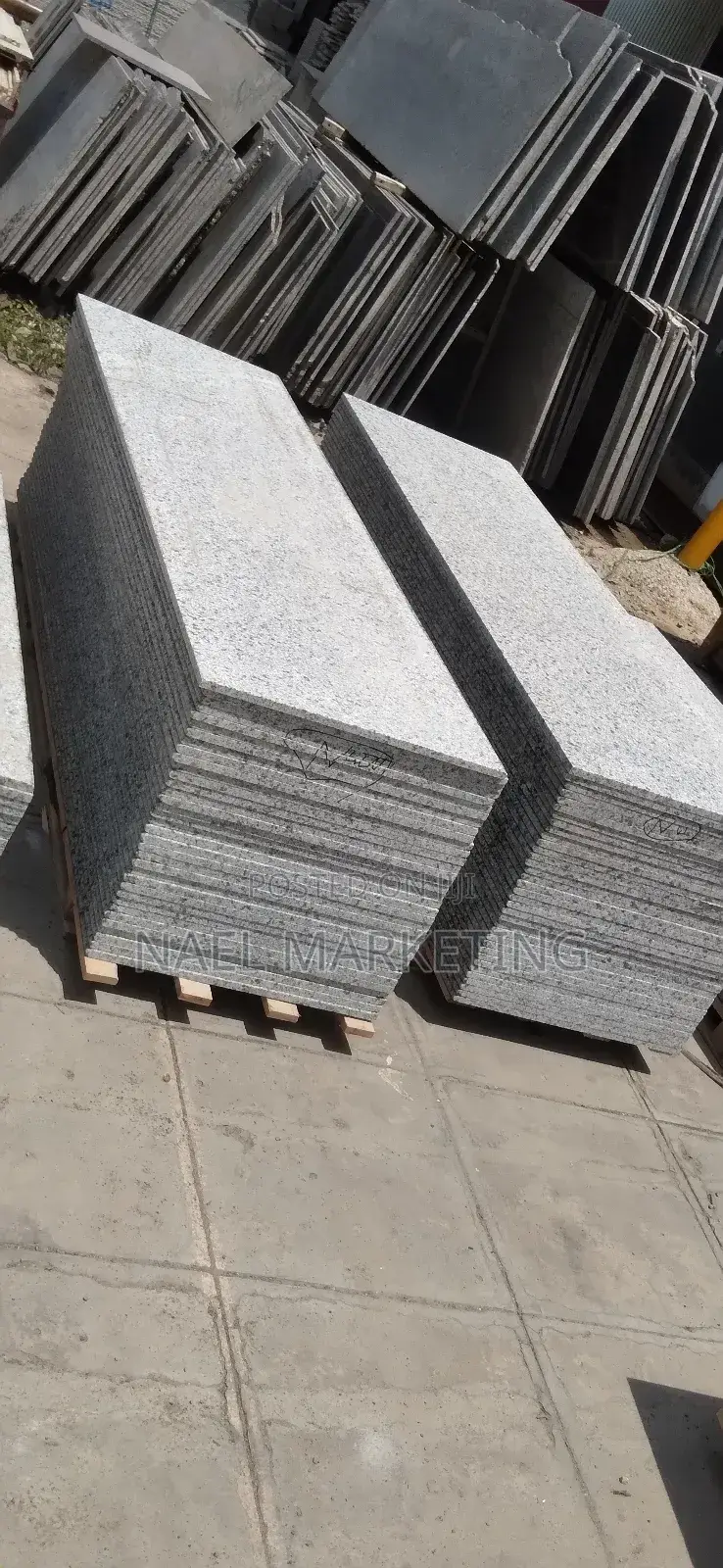 Spray White Granite