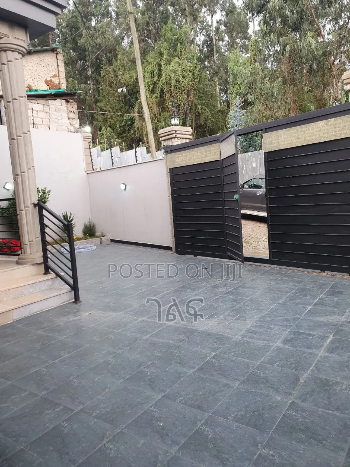 3bdrm Villa in የግል ቪላ ቅንጡ ተደርጎ በልዩ, Yeka for sale