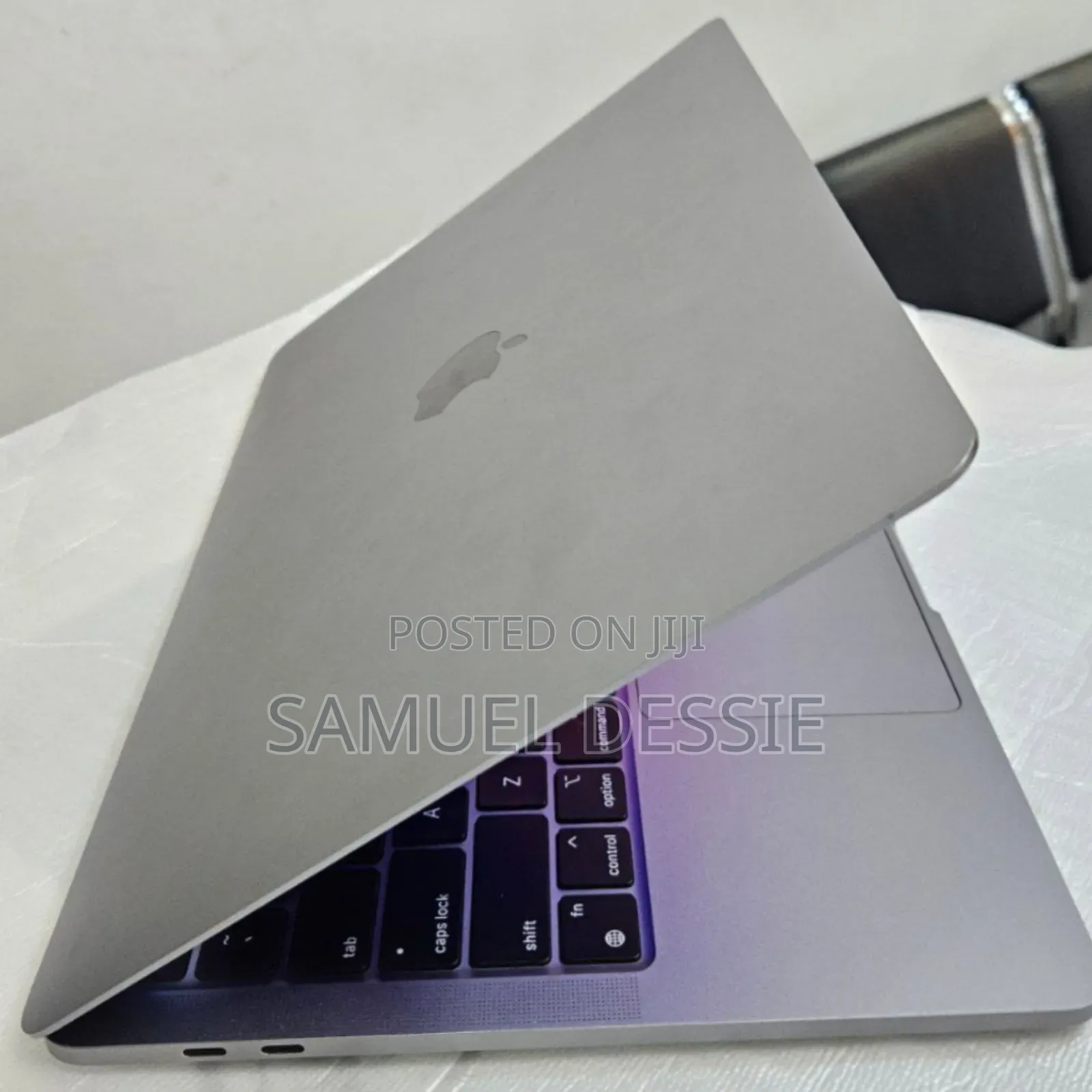 New Laptop Apple MacBook Pro 2020 M1 8GB Apple M1 Pro SSD 512GB