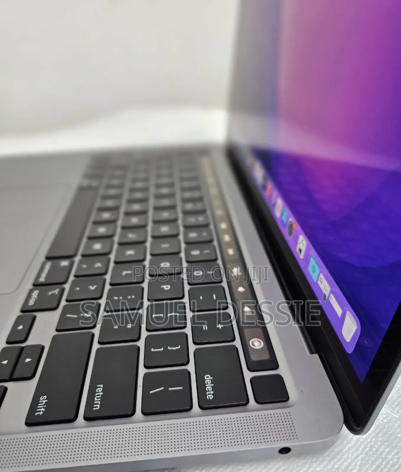 New Laptop Apple MacBook Pro 2020 M1 8GB Apple M1 Pro SSD 512GB