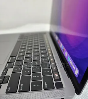 New Laptop Apple MacBook Pro 2020 M1 8GB Apple M1 Pro SSD 512GB