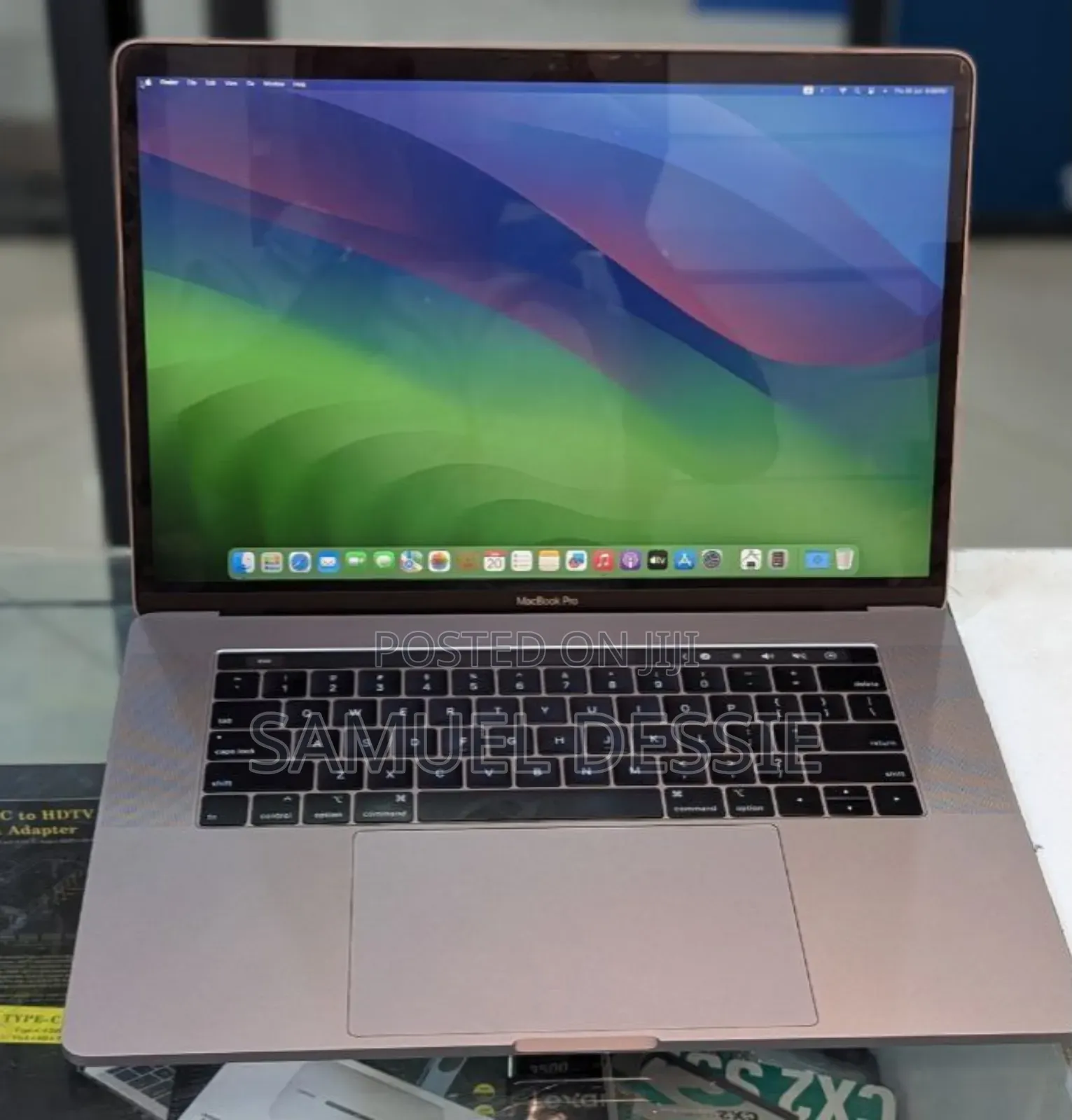 New Laptop Apple MacBook Pro 2018 16GB Intel Core I7 SSD 512GB