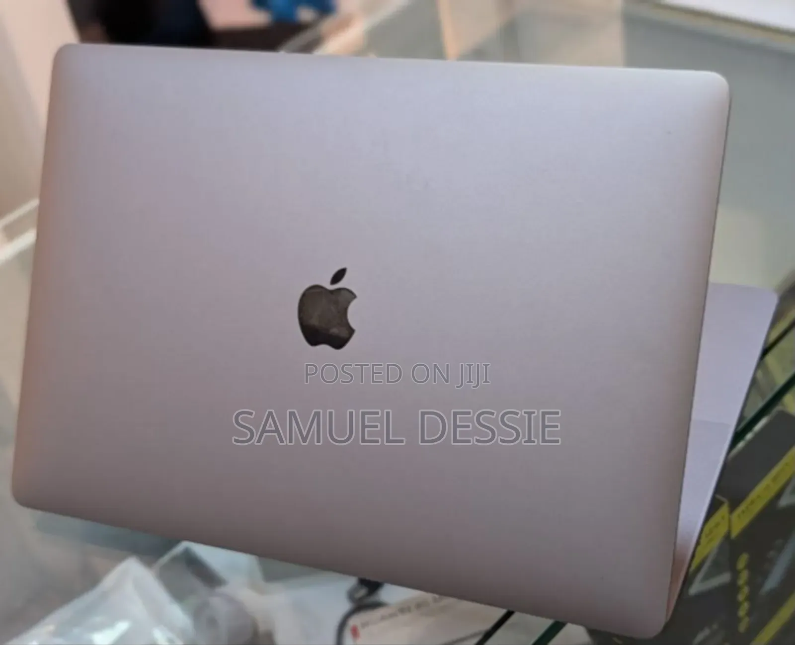 New Laptop Apple MacBook Pro 2018 16GB Intel Core I7 SSD 512GB