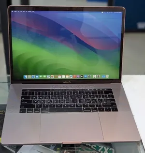 New Laptop Apple MacBook Pro 2018 16GB Intel Core I7 SSD 512GB