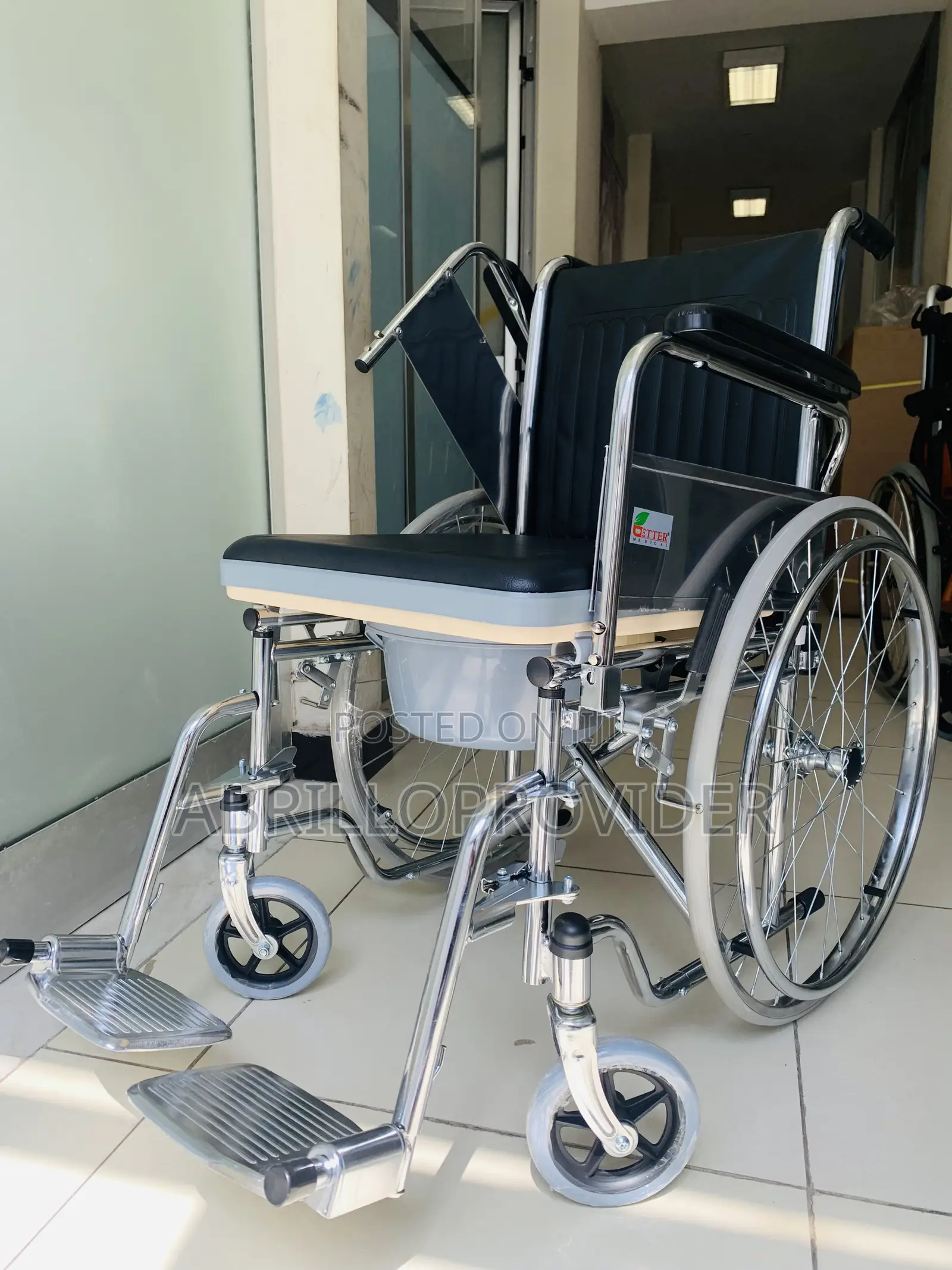 ዙሪያው የሚነቃቀል ፖፖ ጋር ዊልቸር፬wheechair%Wheelchair%Wheechair#ታጣፊ
