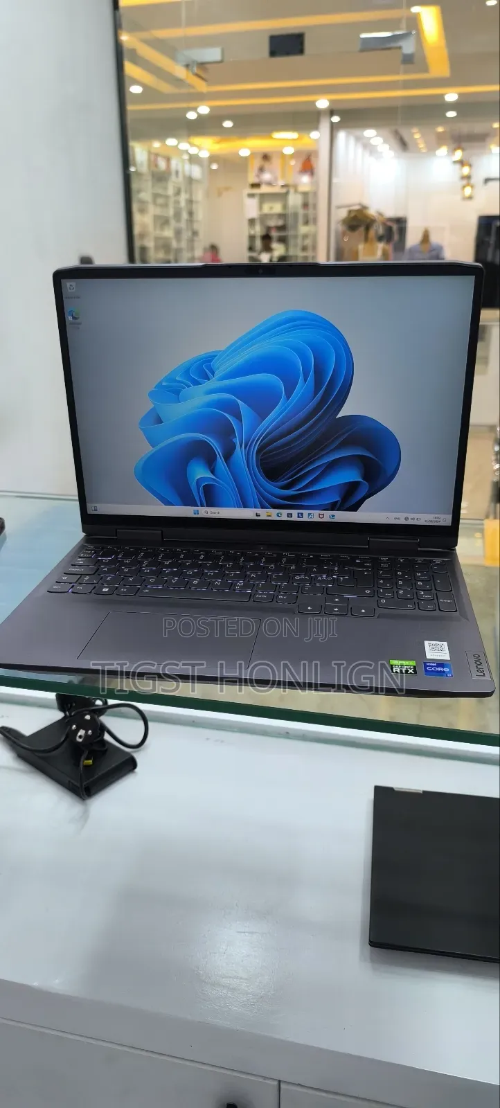 New Laptop Lenovo LOQ 15IRH8 16GB Intel Core I7 SSD 1T