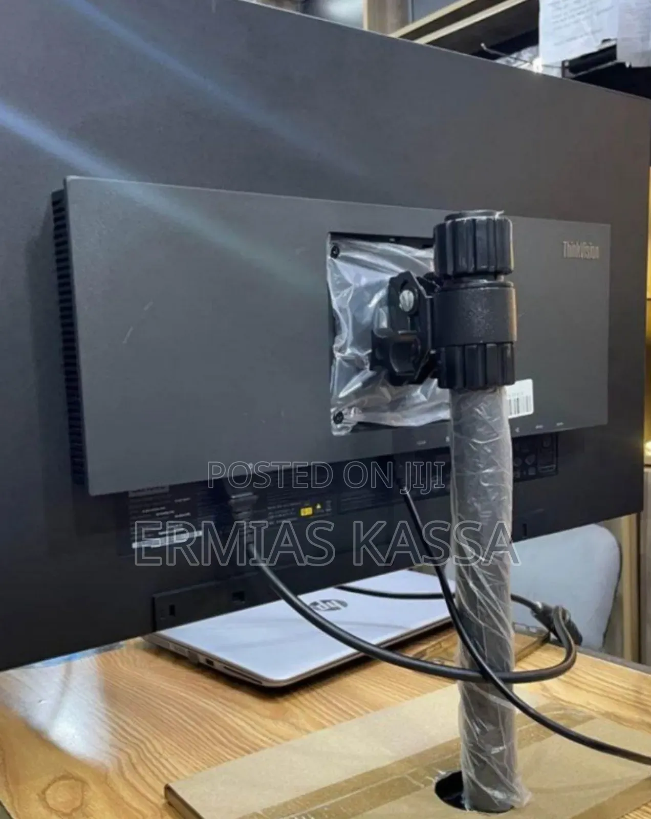 LENOVO 27" Inch Frameless Monitor