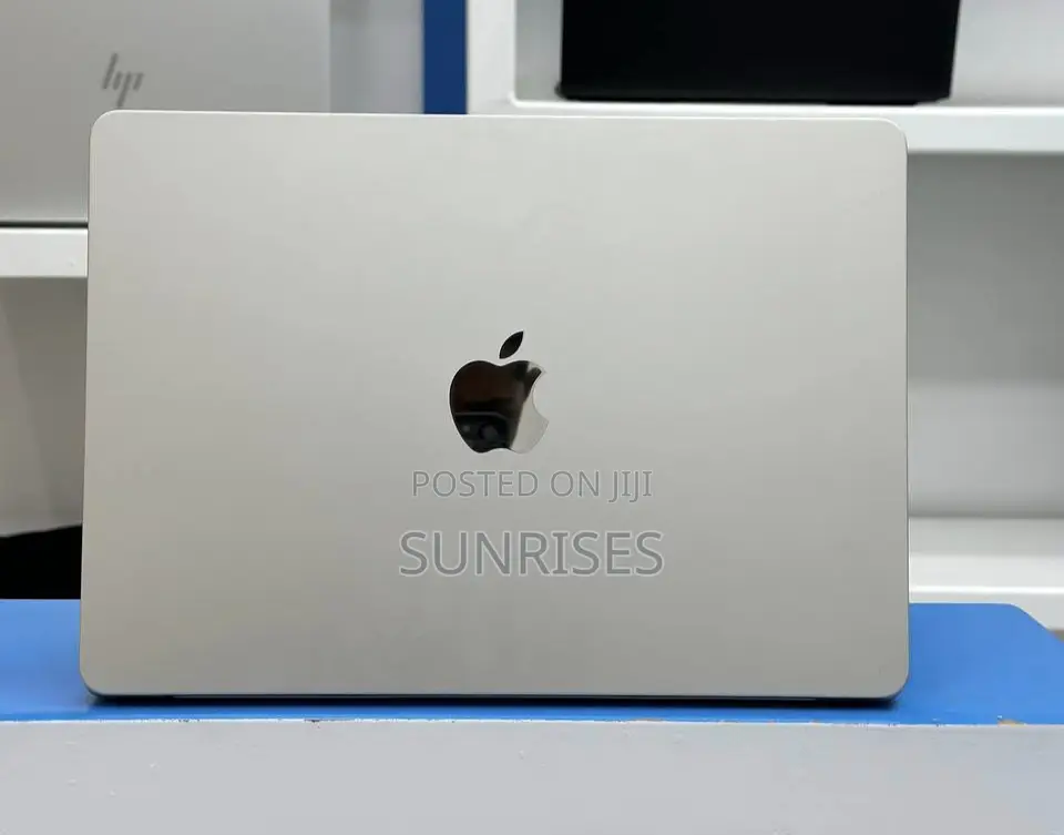 New Laptop Apple MacBook Air 2024 M3 13-Inch 8GB Apple M3 SSD 256GB