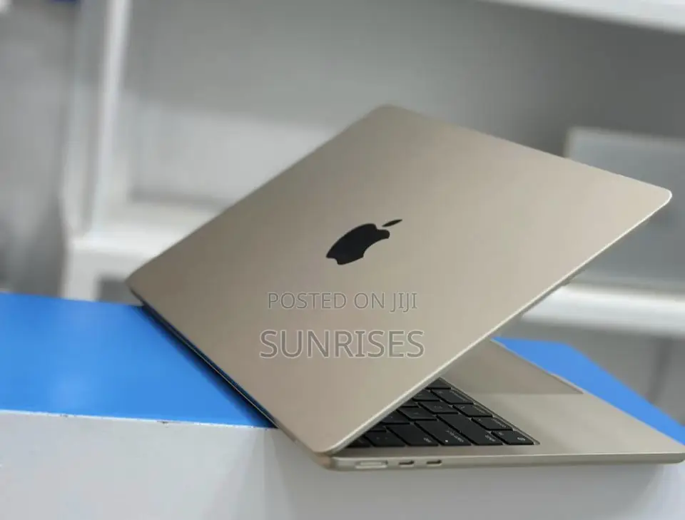 New Laptop Apple MacBook Air 2024 M3 13-Inch 8GB Apple M3 SSD 256GB