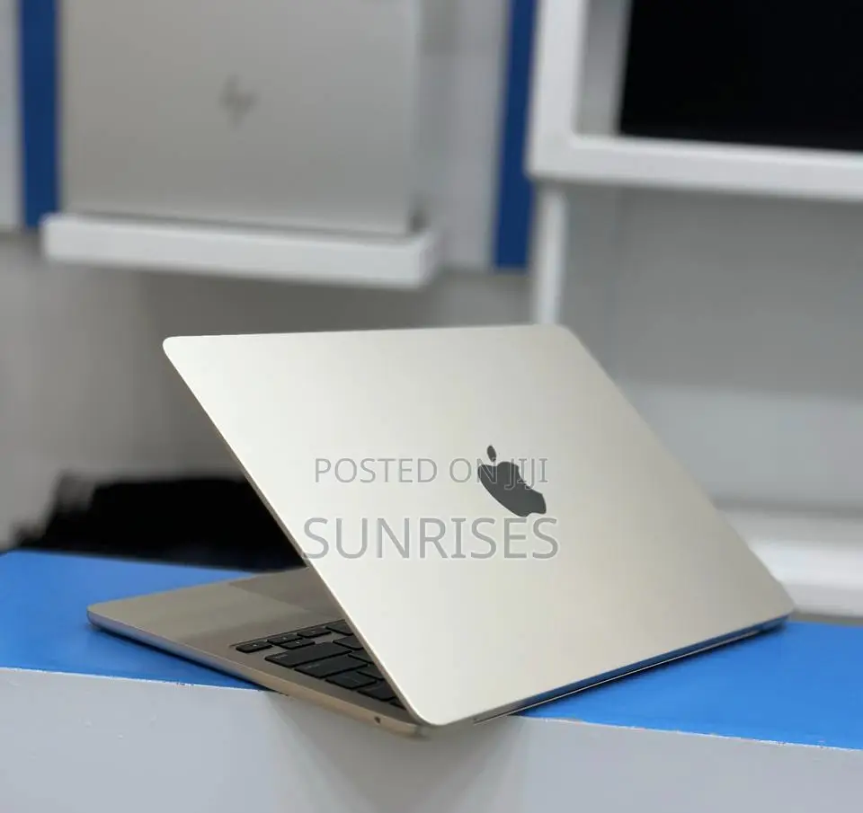 New Laptop Apple MacBook Air 2024 M3 13-Inch 8GB Apple M3 SSD 256GB