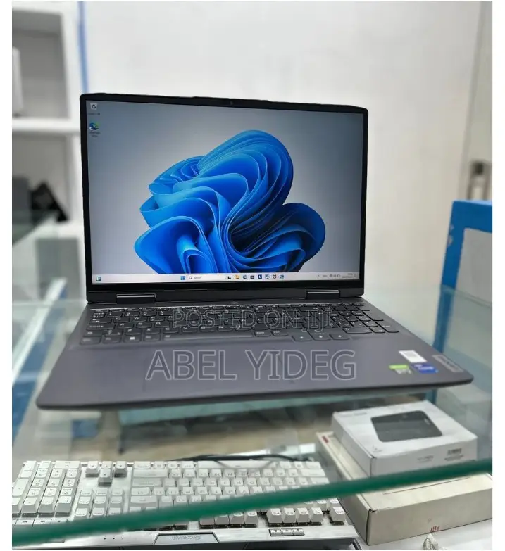 New Laptop Lenovo LOQ 15IRH8 16GB Intel Core I7 SSD 1T
