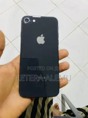 Photo - Apple iPhone 8 64 GB Black