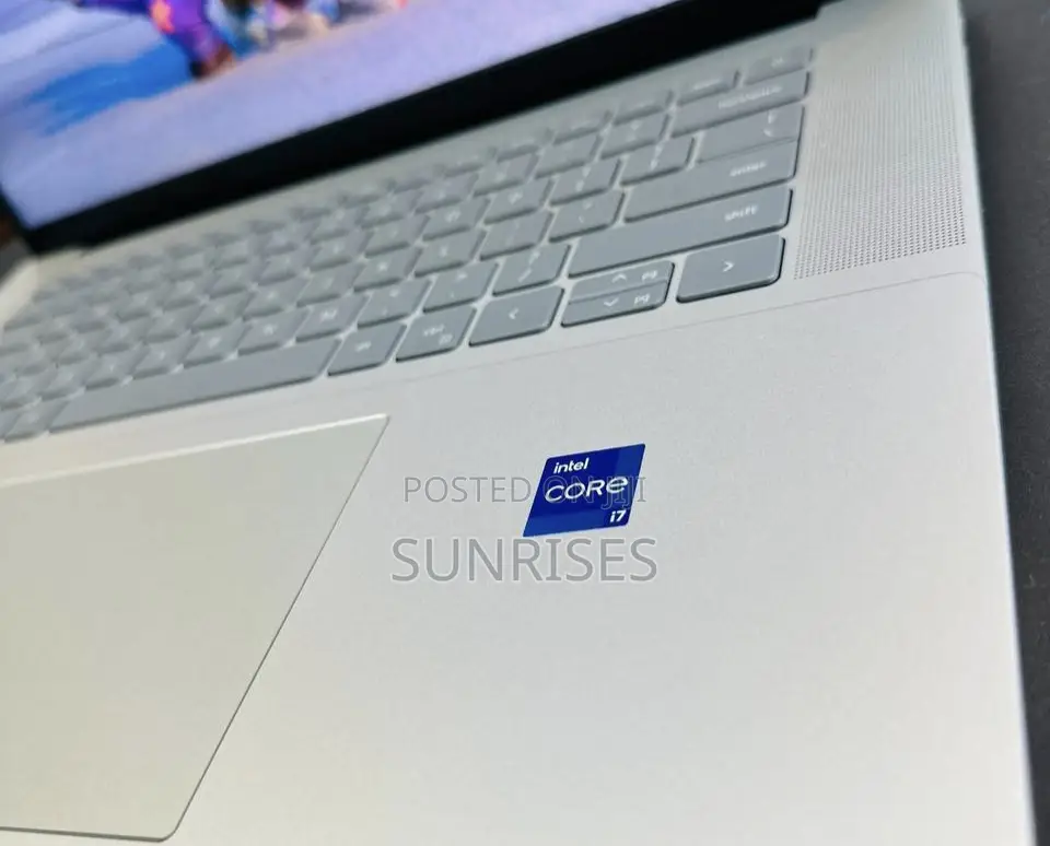 New Laptop Dell Inspiron 15 16GB Intel Core I7 SSD 512GB