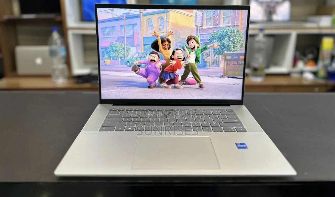 New Laptop Dell Inspiron 15 16GB Intel Core I7 SSD 512GB