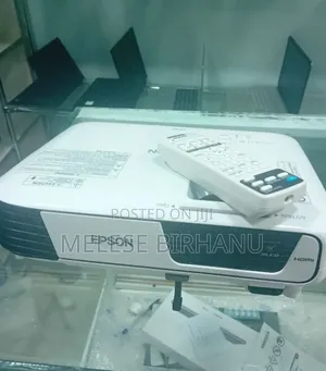 Photo - Epson EB-S31 Projector