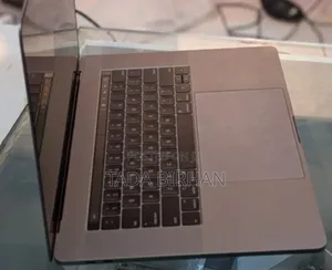 New Laptop Apple MacBook Pro 2019 16GB Intel Core I7 SSD 512GB