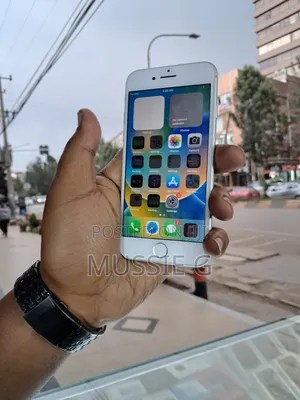 Photo - New Apple iPhone 8 64 GB White