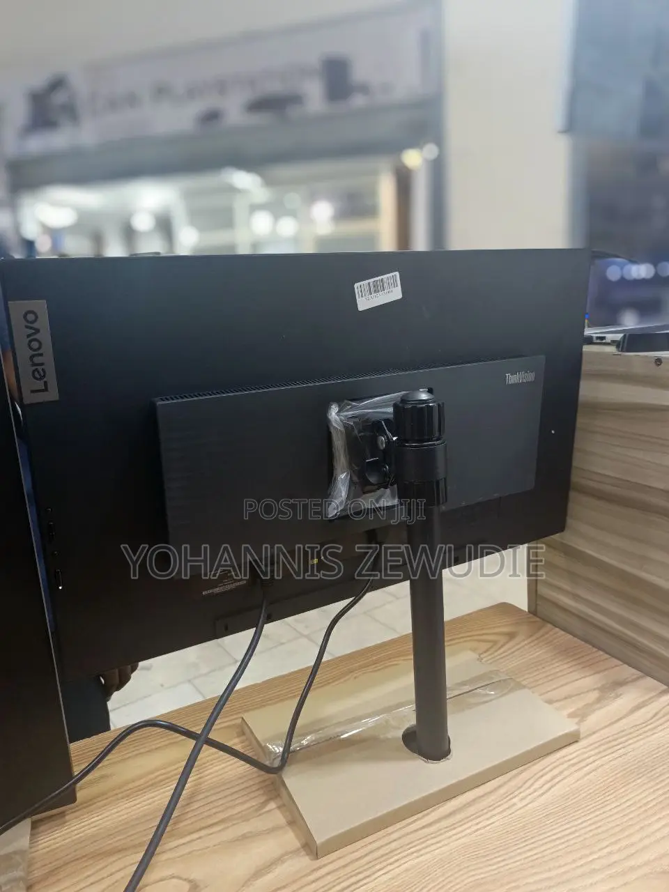 LENOVO 27" Inches Frameless Monitor 2022/23