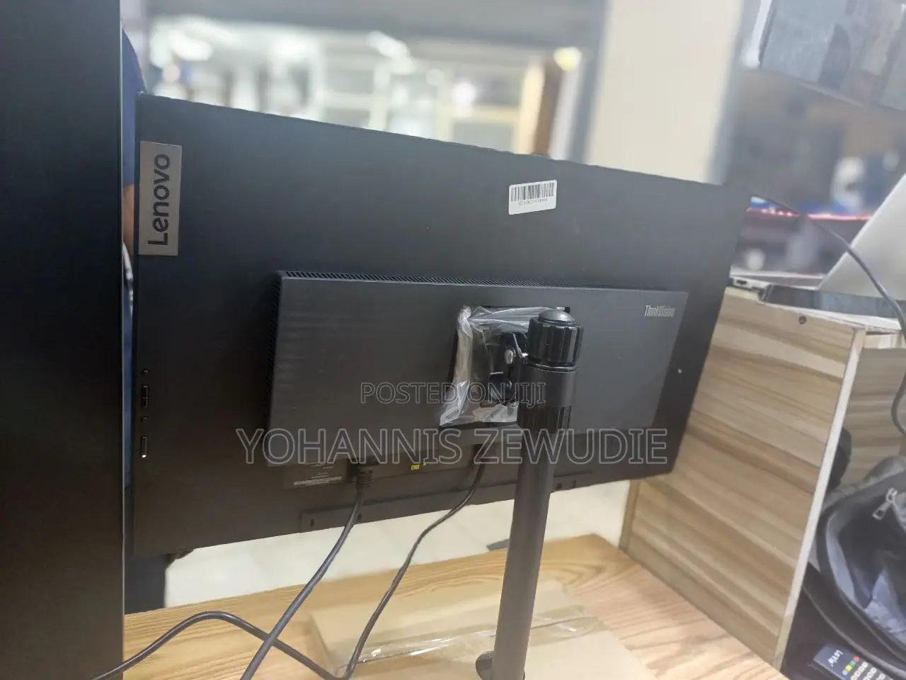 LENOVO 27" Inches Frameless Monitor 2022/23