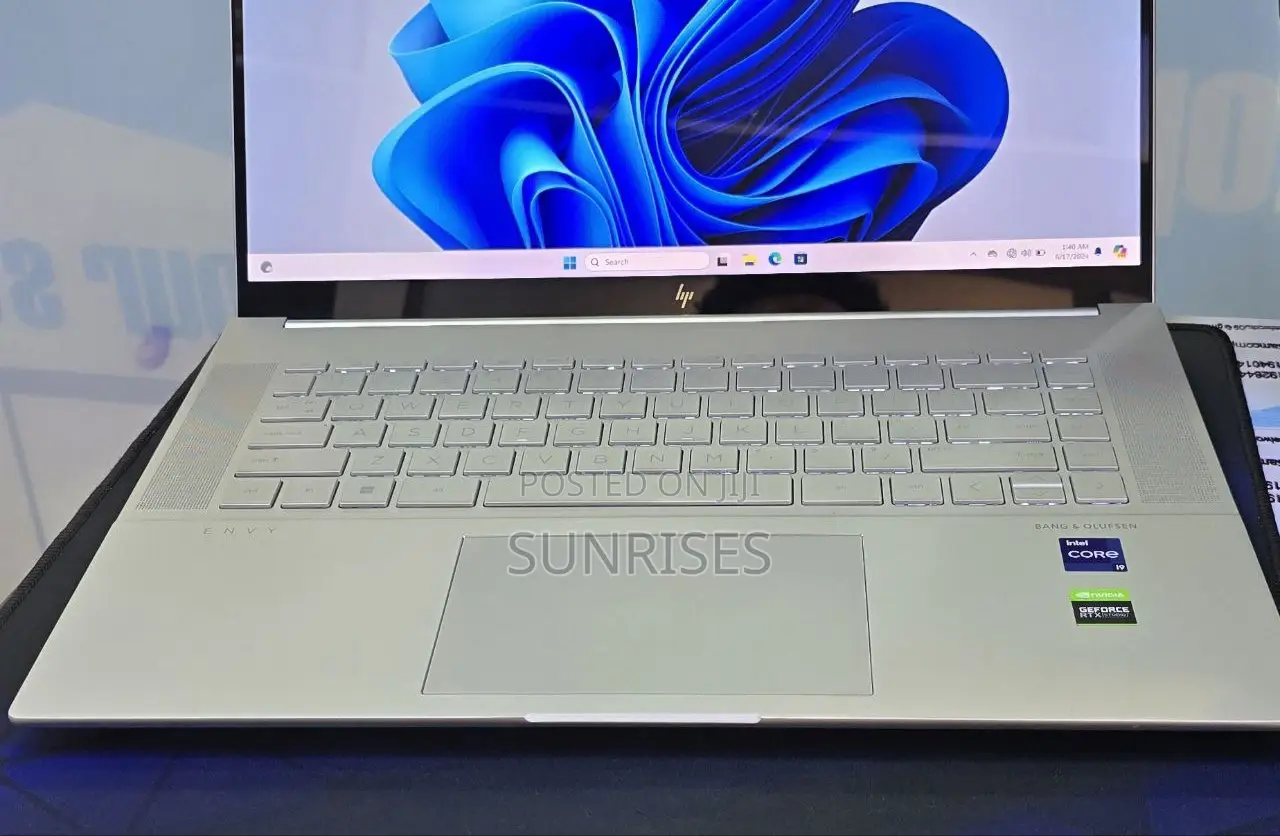 New Laptop HP Envy Pro 16GB Intel Core I9 SSD 512GB