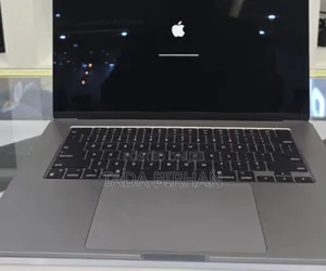 New Laptop Apple MacBook Air 2022 M2 16GB Apple M2 SSD 512GB