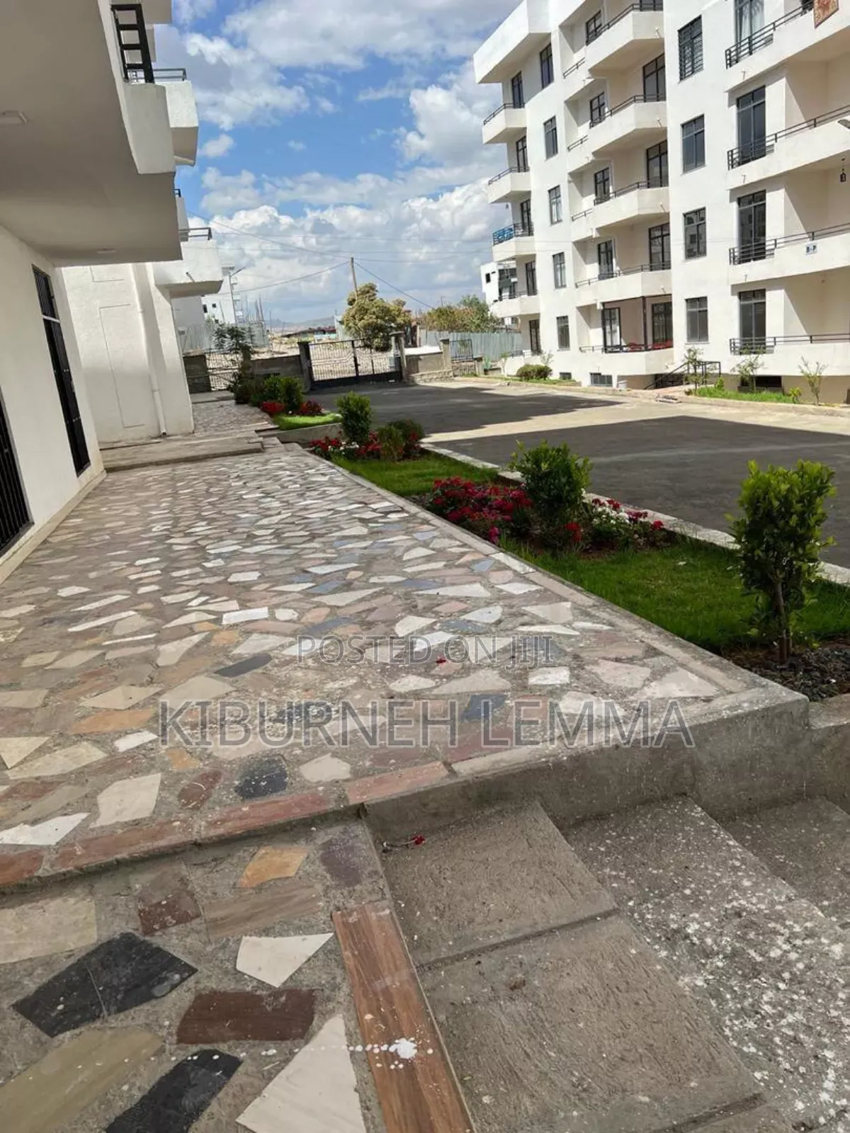 2bdrm Apartment in Yeka for sale