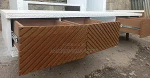 TV Stand (Television Stand)