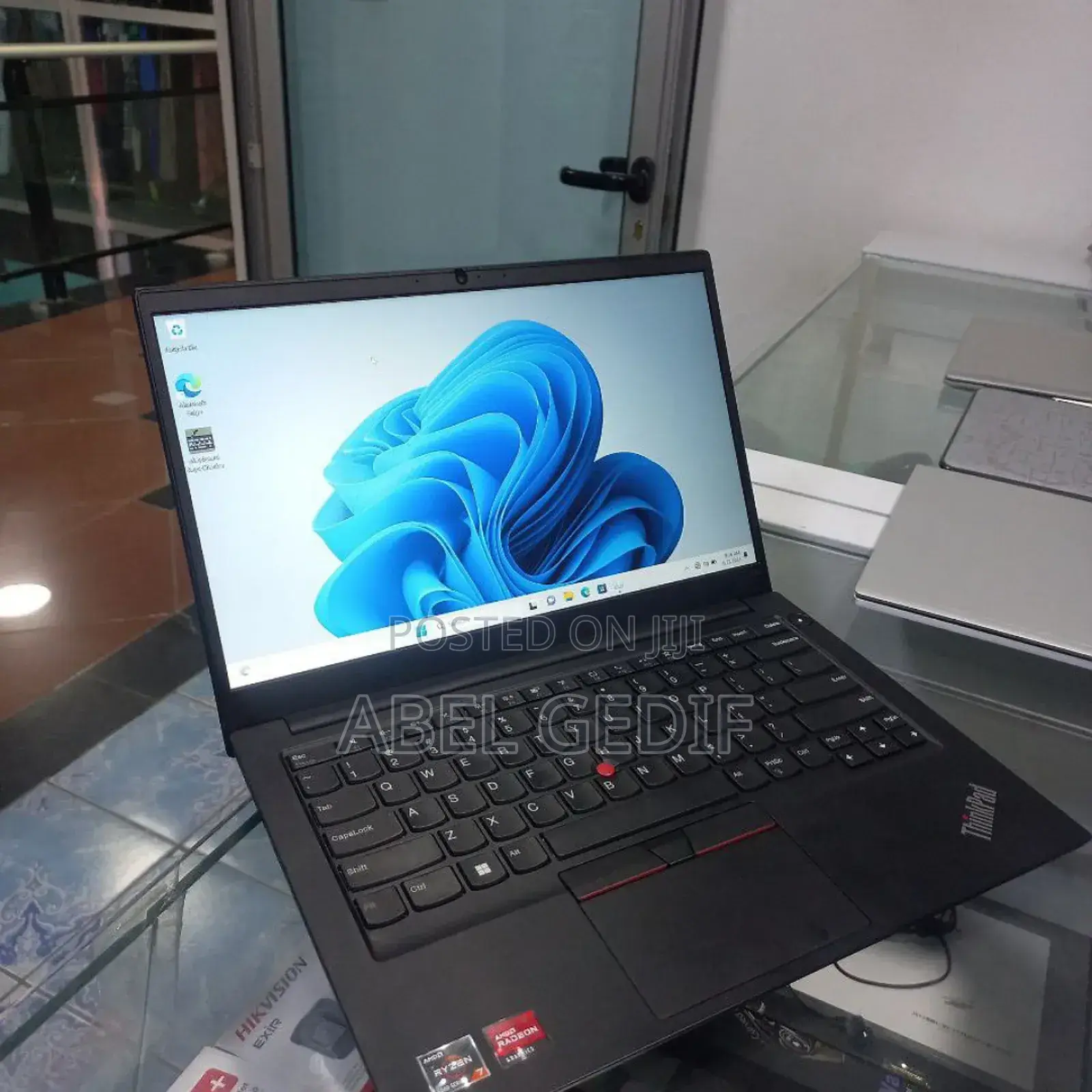 New Laptop Lenovo ThinkPad 10 16GB AMD Ryzen 7 SSD 512GB