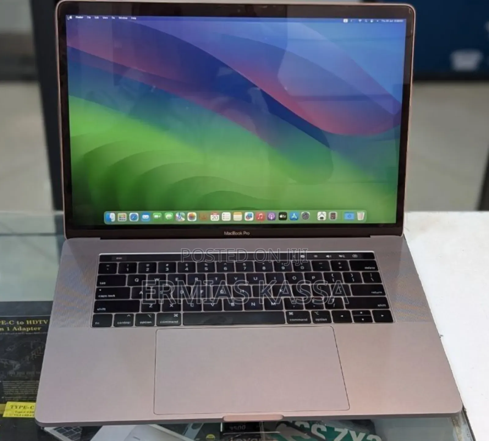 New Laptop Apple MacBook Pro 2018 16GB Intel Core I7 SSD 512GB