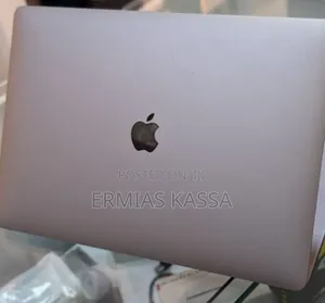 New Laptop Apple MacBook Pro 2018 16GB Intel Core I7 SSD 512GB