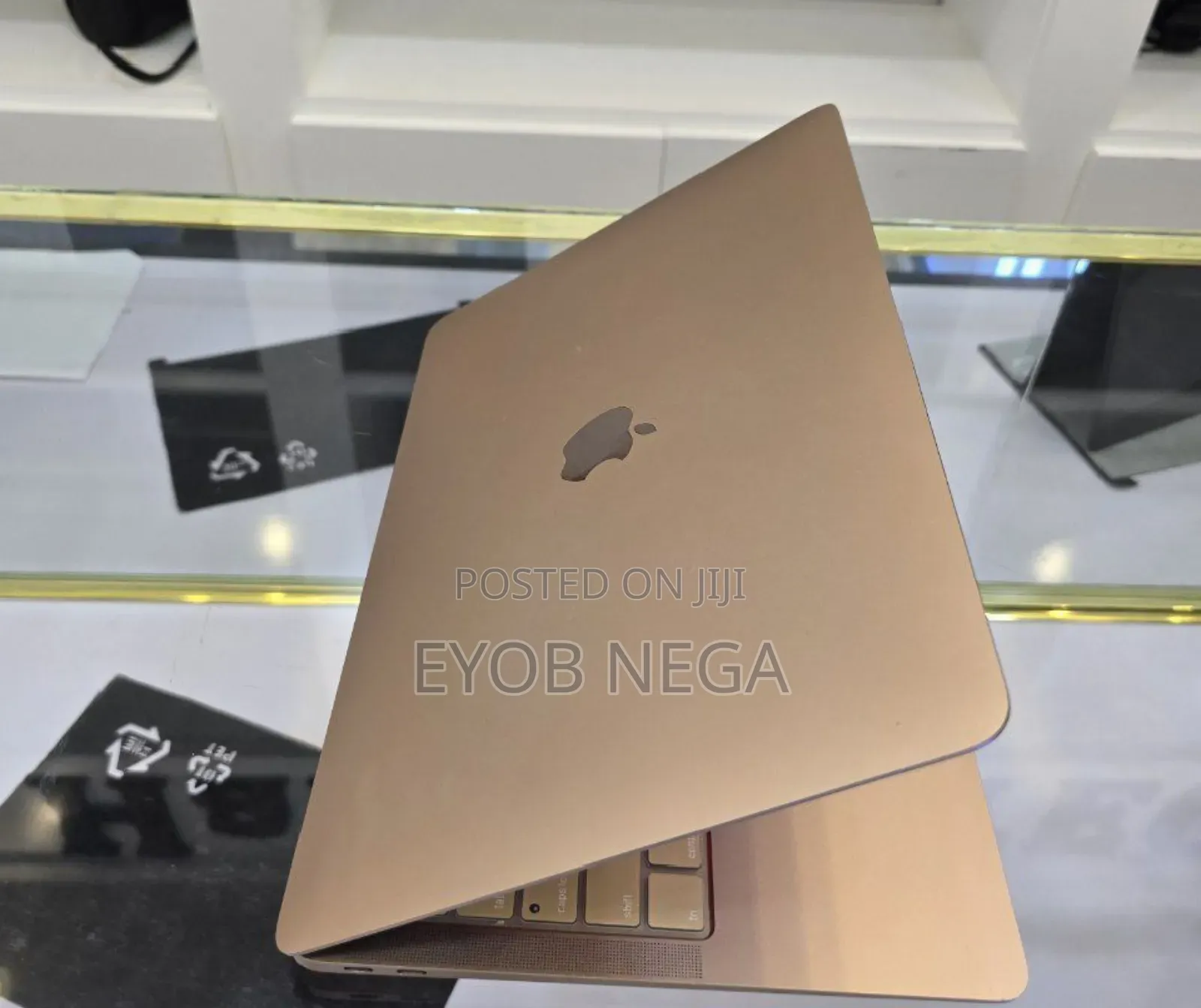 New Laptop Apple MacBook Air 2020 M1 8GB Apple M1 SSD 256GB