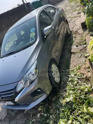 Mitsubishi Attrage 2022 Silver