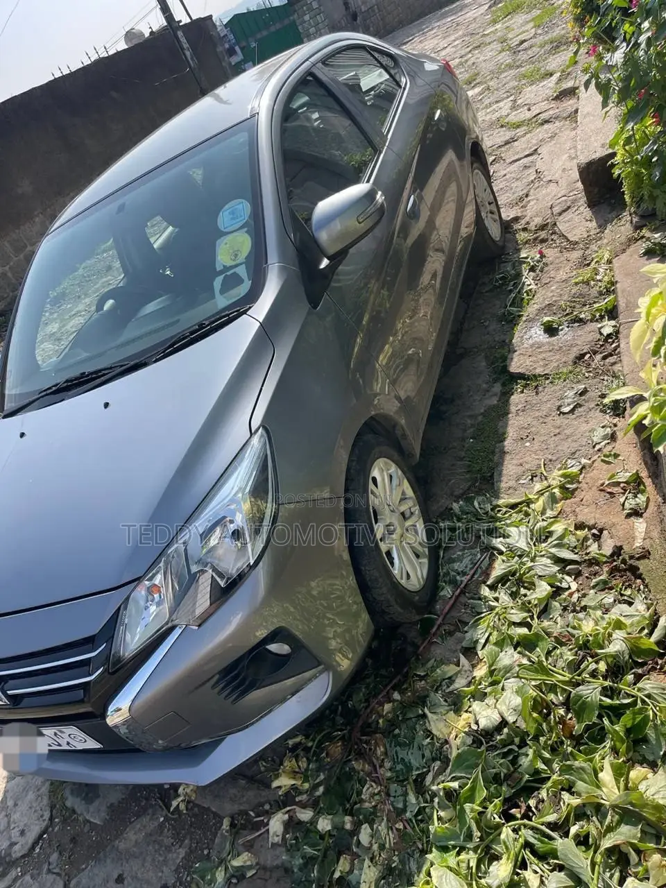 Mitsubishi Attrage 2022 Silver